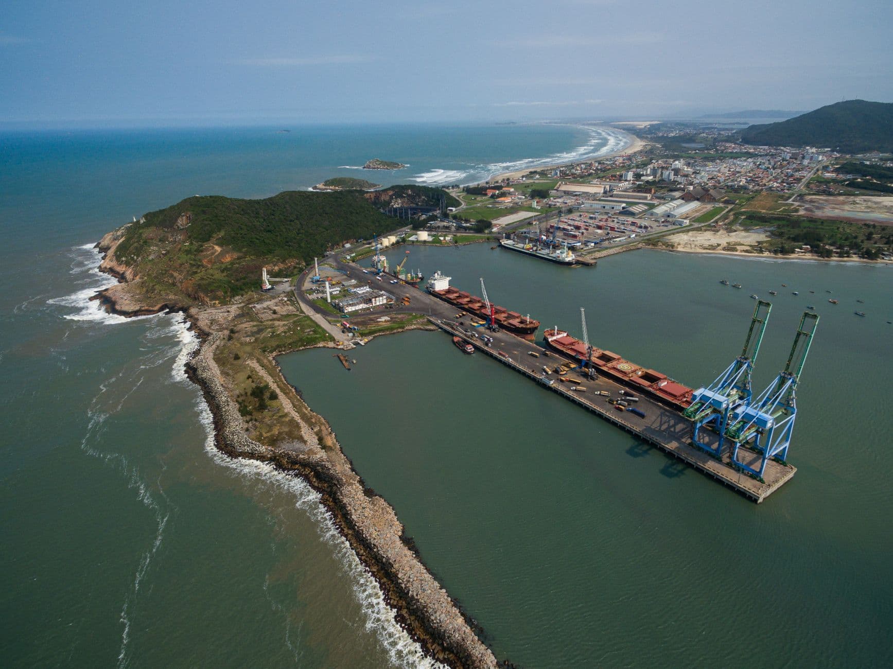Produção da Petrobras cresce 14% em maio: o que isso significa para o Brasil e a América Latina?