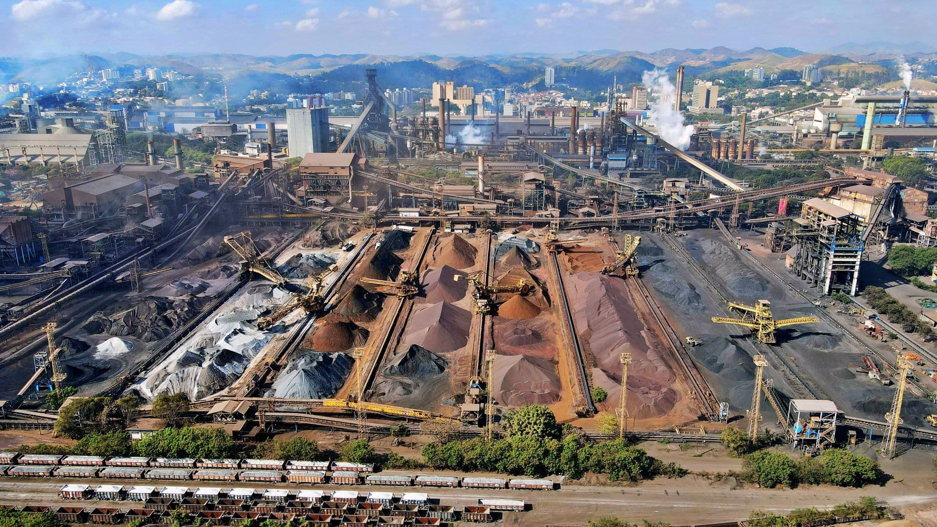 Taxas curtas despencam: o que isso revela sobre as próximas decisões da Selic e o futuro da economia brasileira?